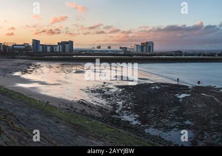 A view over Wardie bay in Newhaven Stock Photo
