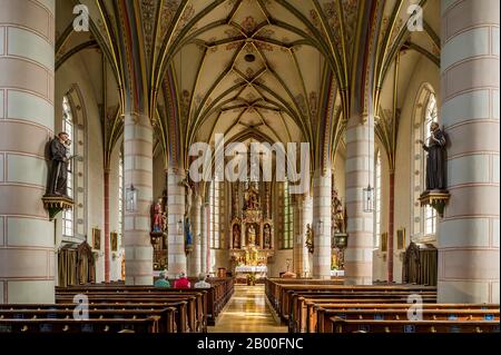 Interior, nave and choir with high altar by the Master of Rabenden, late gothic parish church St. Laurentius, Obing, Chiemgau, Upper Bavaria Stock Photo