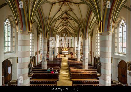 Interior, nave and choir with high altar by the Master of Rabenden, late gothic parish church St. Laurentius, Obing, Chiemgau, Upper Bavaria Stock Photo