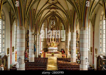 Interior, nave and choir with high altar by the Master of Rabenden, late gothic parish church St. Laurentius, Obing, Chiemgau, Upper Bavaria Stock Photo