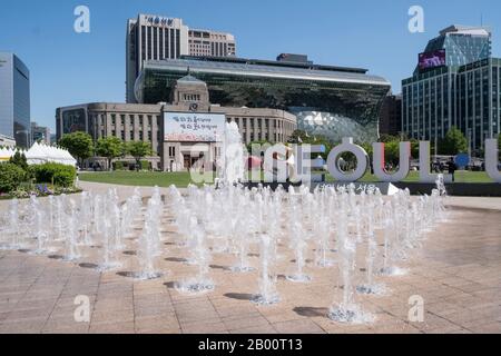 South Korea, Seoul: the Public Library, former City Hall, and the new City Hall in the district of Jung gu (architect Yoo Kerl, iArc Architects) Stock Photo