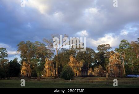 Cambodia: Suor Prat Towers at sunset, Angkor Thom.  Suor Prat Towers or 'Towers of the Rope Dancers' were built in the early 13th century.  Angkor Thom, meaning ‘The Great City’, is located one mile north of Angkor Wat. It was built in the late 12th century CE by King Jayavarman VII, and covers an area of 9 km², within which are located several monuments from earlier eras as well as those established by Jayavarman and his successors. It is believed to have sustained a population of 80,000-150,000 people. At the centre of the city is Jayavarman's state temple, the Bayon. Stock Photo