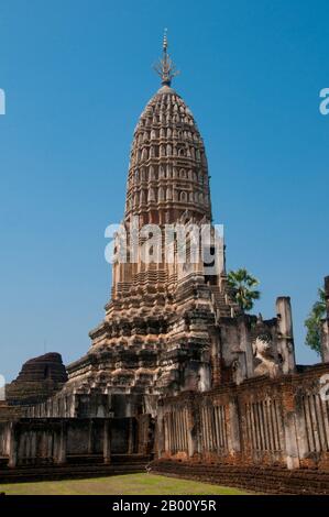 Thailand: Wat Phra Si Rattana Mahathat Chaliang, Si Satchanalai Historical Park.  Si Satchanalai was built between the 13th and 15th centuries and was an integral part of the Sukhothai Kingdom. It was usually administered by family members of the Kings of Sukhothai. Stock Photo