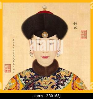 China: Imperial Noble Consort Chun Hui (13 June 1713 - 2 June 1760), concubine of the Qianlong Emperor. Handscroll painting by Giuseppe Castiglione (1688-1766), 18th century.  The Imperial Noble Consort Chunhui came from the Han Chinese Plain White Banner Su clan. Lady Su entered the imperial court during the reign of the Yongzheng Emperor and became a concubine of Prince Hong Li (later the Qianlong Emperor). In 1735 Prince Hong Li ascended the throne and Su was given the title of Concubine Chun. In 1760 Lady Su was given the title of Imperial Noble Consort Chun (meaning purity). Stock Photo