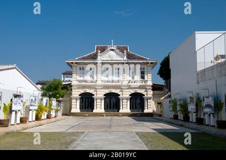 Thailand: Thai Hua Building (now a museum), Krabi Road, Phuket Town, Phuket.  The traditional architecture of Phuket Town is distinctively Sino-Thai and Sino-Portuguese. Having been influenced by migrant Chinese settlers from southern China, it shares a great deal with neighboring Straits Chinese settlements architecture in both the Malaysian cities of Penang and Melaka, and with Singapore. Stock Photo