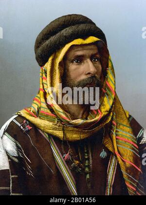 Group arab nomads in desert hi-res stock photography and images