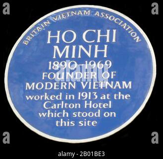 United Kingdom/Vietnam: Commemorative plaque affixed to the wall of the New Zealand High Commission, London, once the site of the Carlton Hotel (1899-1940) where Ho Chi Minh worked for a period in 1913.  At various points between 1913 and 1919, the young Ho Chi Minh lived in West Ealing and later in Crouch End. It is thought that Ho trained as a pastry chef under the legendary French master, Escoffier, at the Carlton Hotel in the Haymarket, Westminster. Stock Photo