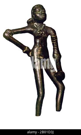 Pakistan: The 'Dancing Girl of Mohenjo-daro', Indus Valley Civilisation, Sindh, c. 2300-1750 BCE.  Mohenjo-daro (lit. Mound of the Dead), situated in the province of Sindh, Pakistan, was one of the largest settlements of the ancient Indus Valley civilisation. Built roughly 2600 BCE, it was one of the world's earliest major urban settlements, existing at the same time as the civilisations of ancient Egypt, Mesopotamia and Crete.  A bronze statuette dubbed the 'Dancing Girl', 10.8 cm high and some 4,500 years old, was found in Mohenjo-daro in 1926. Stock Photo