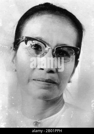 Burma/Myanmar: Khin Myo Chit (1 May 1915 - 2 January 1999), Burmese writer, 1961.  Daw Khin Myo Chit was a Burmese author and journalist, whose career spanned over four decades. She began her career writing short stories in Burmese for Dagon Magazine in 1934. She worked on the editorial staff of 'The Burma Journal' during anti-colonial movements. After the war, Khin Myo Chit wrote for 'The Oway', a Burmese newspaper. Stock Photo