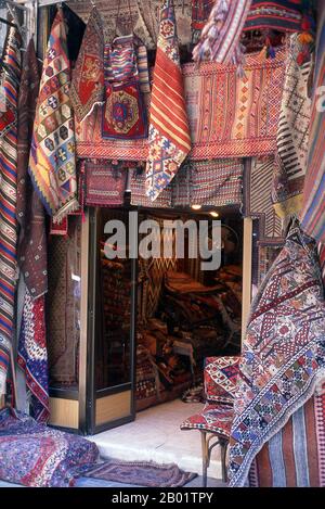 Syrian Rug Salesman Carpet Shop, Damascus, Syria, Asia Stock Photo - Alamy