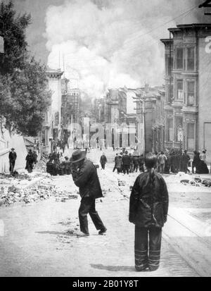 USA: Arnold Genthe's photograph of San Francisco on April 18, 1906, looking from Chinatown towards the fire on Sacramento Street.  The San Francisco earthquake of 1906 was a major earthquake that struck San Francisco and the coast of Northern California at 5:12 a.m. on Wednesday, April 18, 1906.  The most widely accepted estimate for the magnitude of the earthquake is a moment magnitude (Mw) of 7.9; however, other values have been proposed, from 7.7 to as high as 8.25. The main shock epicentre occurred offshore about 2 miles (3.2 km) from the city, near Mussel Rock. Stock Photo