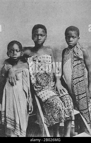 The Swahili-Speaking Peoples of Zanzibar and the East African Coast (Arabs， Shirazi and Swahili): East Central Africa Part XII (Ethnographic Survey of Africa) [ハードカバー] Prins， A. H. J. Tanzania / Zanzibar: Three Zanzibari Swahili women dressed