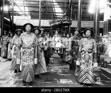 Empress Dowager Cixi (Wade–Giles: Tz'u-Hsi, 29 November 1835 – 15 ...