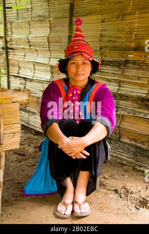 The Lisu people (Lìsù zú) are a Tibeto-Burman ethnic group who inhabit the mountainous regions of Burma (Myanmar), Southwest China, Thailand, and the Indian state of Arunachal Pradesh.  About 730,000 live in Lijiang, Baoshan, Nujiang, Diqing and Dehong prefectures in Yunnan Province, China. The Lisu form one of the 56 ethnic groups officially recognized by the People's Republic of China. In Burma, the Lisu are known as one of the seven Kachin minority groups and an estimated population of 350,000 Lisu live in Kachin and Shan State in Burma. Approximately 55,000 live in Thailand, where they are