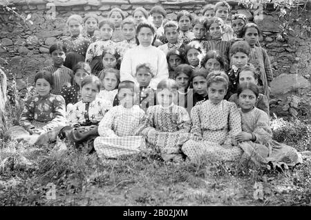 Dear Brazilians, today Armenians all around the World, including Brazil,  Commemorate the 1.5 million Lives lost during the Armenian Genocide from  1915 to 1923. Thank you for Giving Armenian Refugees a new