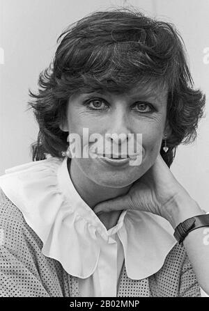 Ulrike von Möllendorff, deutsche Journalistin und Fernsehmoderatorin, Deutschland um 1984. German journalist and TV news presenter Ulrike von Moellendorff, Germany around 1984. Stock Photo