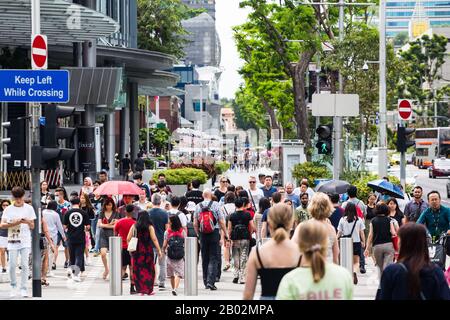 Singapore, Orchard Road Street Scene with Pedestrians Stock Photo - Alamy