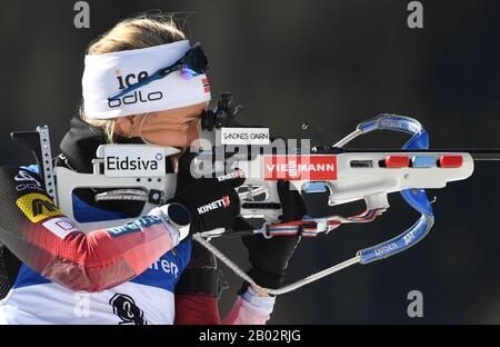 Antholz, Italy. 18th Aug, 2017. Biathlon: World Championship, 15 km singles, women. Tiril Eckhoff from Norway shooting before the competition. Credit: Hendrik Schmidt/dpa/Alamy Live News Stock Photo
