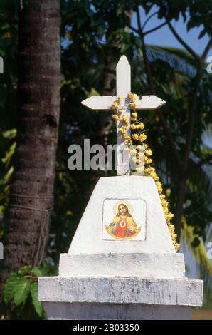 In the 15th century, the Portuguese explored the sea route to India and Pope Nicholas V enacted the Papal bull Romanus Pontifex. This bull granted the patronage of the propagation of the Christian faith in Asia to the Portuguese and rewarded them with a trade monopoly for newly discovered areas.  After Vasco da Gama arrived at Calicut on the coast of Kerala in India in 1498, the trade became prosperous. In 1510, the Portuguese wrested Goa from the Sultan of Bijapur and finally established themselves in Goa. By 1544, they conquered the districts of Bardez and Salcette in Goa.  In 1534, the Arch Stock Photo