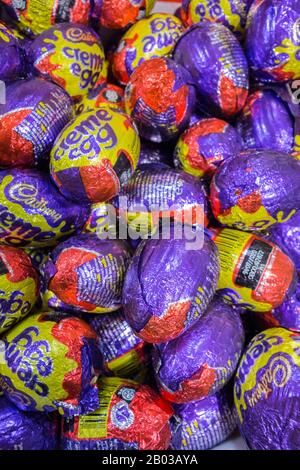 Cadbury Creme Egg Easter Egg box with Easter egg and creme egg removed ...