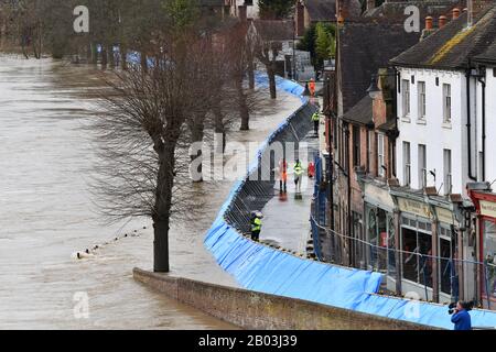 Ironbridge, Shropshire, Uk. February 18th 2020 Environment agency flood defence barriers hold back the River Severn from flooding The Wharfage in Ironbridge. Some residents have been evacuated from this stretch of the river. Credit: David Bagnall/Alamy Live News Stock Photo