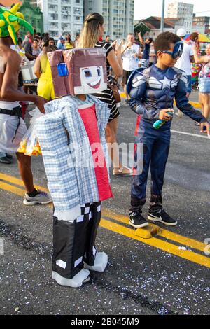 Recife / Pernambuco / Brazil. February, 11, 2018. Street carnival in the center of Recife with the giant puppet of the block “Galo da Madrugada”. Stock Photo