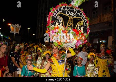 Recife / Pernambuco / Brazil. February, 11, 2018. Street carnival in the center of Recife with the giant puppet of the block “Galo da Madrugada”. Stock Photo