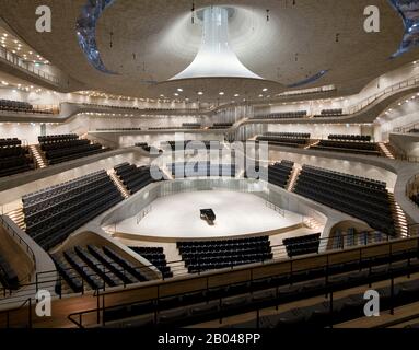 Hamburg, Elbphilharmonie, Entwurf Herzog & de Meuron, erbaut 2007-2016, Großer Saal Stock Photo