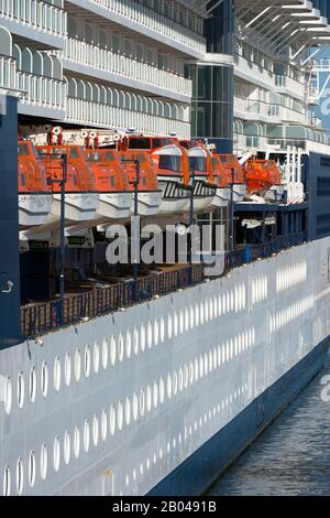 The Celebrity Infinity Cruise ship in the Panama Canal Stock Photo - Alamy