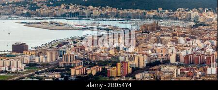 Aerial view, city view and port Port de Palma, Santa Iglesia Catedral de Mallorca, Cathedral of Palma, Canamunt, Palma, Mallorca, Balearic Islands, Sp Stock Photo