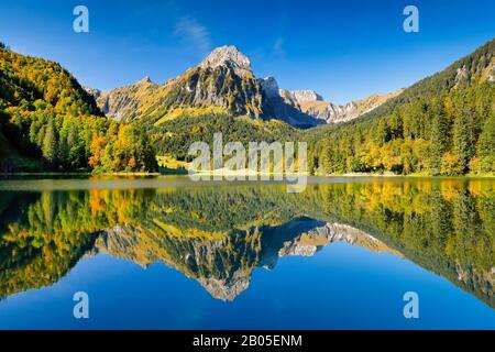 lake Obersee and Bruennelistock in autumn, Switzerland, Glarner Alpen, Glarus Stock Photo