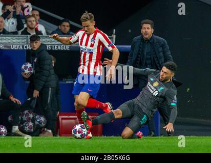 Atletico de Madrid's Marcos LLorente   seen in action during the UEFA Champions League match, round of 16 first leg between Atletico de  Madrid and Liverpool FC at Wanda Metropolitano Stadium in Madrid.(Final score; Atletico de Madrid 1:0 Liverpool FC) Stock Photo