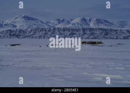 CANADA, NUNAVUT, ELLESMERE ISLAND, CAMP, FROZEN LAKE HAZEN Stock Photo ...