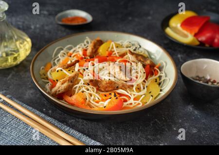 Vegan noodels with soya meat and vegetables