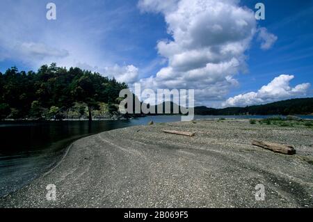 CANADA, B.C., SOUTHERN GULF ISLANDS, SOUTH PENDER ISLAND, MORTIMER SPIT Stock Photo