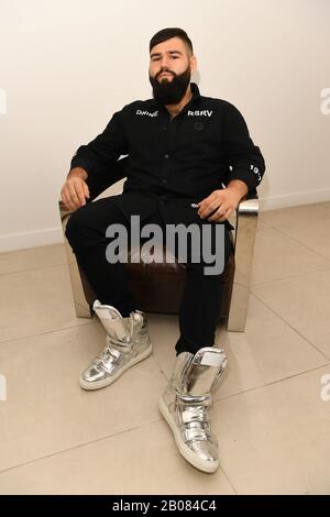 HOLLYWOOD, FL - FEBRUARY 18: Jimmy Levy poses with his Season 18 ...