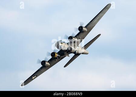 The Beautiful Boeing B-17 Flying Fortress 'Sally B' Heavy Bomber ...