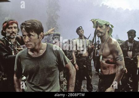 APOCALYPSE NOW 1979 United Artists film with from left: Dennis Hopper, Martin Sheen, Scott Glenn and Frederic Forrest Stock Photo