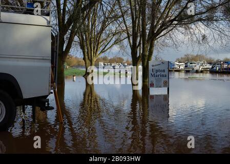 The small town of Upton upon Severn receives warning that flooding posed “a significant threat to life” but the flood defences held last night. Stock Photo