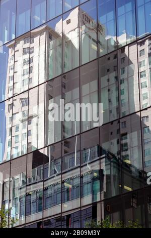 Architectural features of a building in the Auckland CBD, Auckland, New Zealand Stock Photo