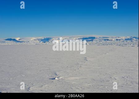 ANTARCTICA, WEDDELL SEA, FAST ICE WITH SNOW HILL ISLAND IN BACKGROUND Stock Photo