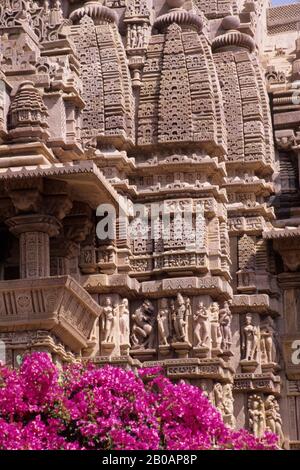 INDIA, KHAJURAHO, HINDU TEMPLE COMPLEX, 950-1050 AD, LAKSHMANA TEMPLE, DETAIL Stock Photo