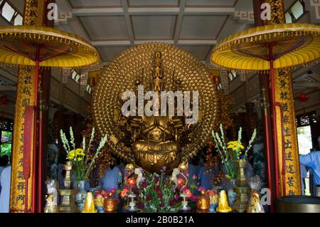 VIETNAM, NHA TRANG, LONG SON PAGODA, GOLDEN BUDDHA STATUE, ALTER Stock Photo