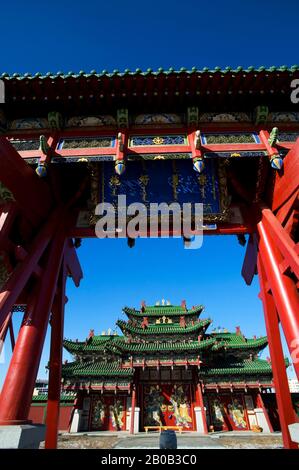 MONGOLIA, ULAANBAATAR, WINTER PALACE OF THE BOGDA KHAN, GATES Stock Photo