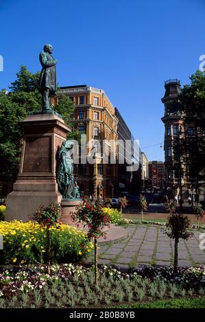 FINLAND, HELSINKI, DOWNTOWN, ESPLANADE,MONUMENT Stock Photo