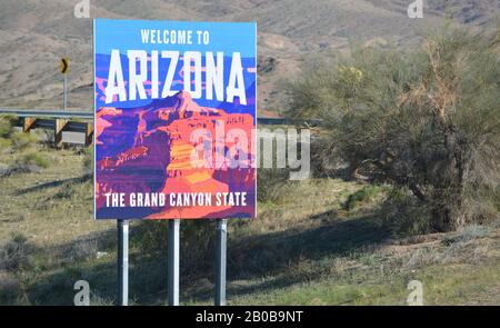 Welcome to Arizona Sign. At the boarder of Nevada. Bullhead, Mohave County, Arizona USA Stock Photo