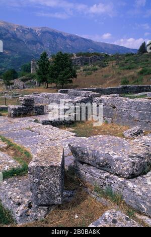 GREECE, DODONA, OLDEST SITE OF ORACLE, 2600 BC, BRONZE AGE, SACRED HOUSE Stock Photo