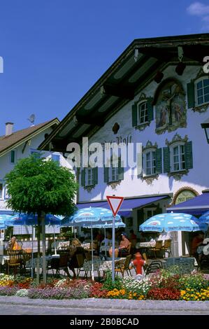 GERMANY, BAVARIA, OBERAMMERGAU, STREET SCENE, HOTEL 'ALTE POST' Stock Photo