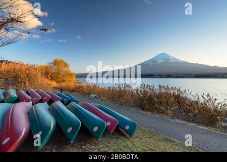 Mount Fuji and Lake Kawaguchi, Yamanashi Prefecture, Japan Stock Photo