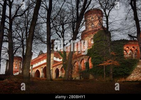 Evening view at chateau Kamieniec Zabkowicki, Poland Stock Photo